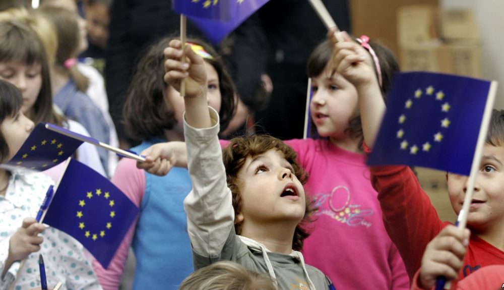 Ребенок получить гражданство Румынии и ЕС после рождения